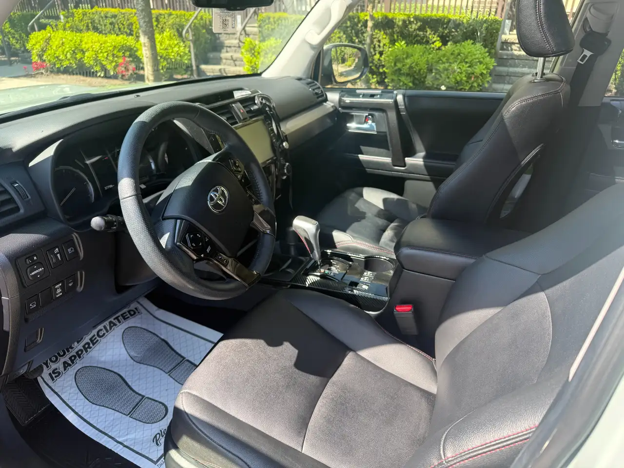 Toyota 4-Runner снимка Toyota 4-Runner