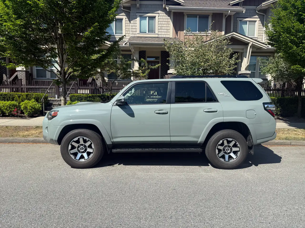 Toyota 4-Runner снимка Toyota 4-Runner