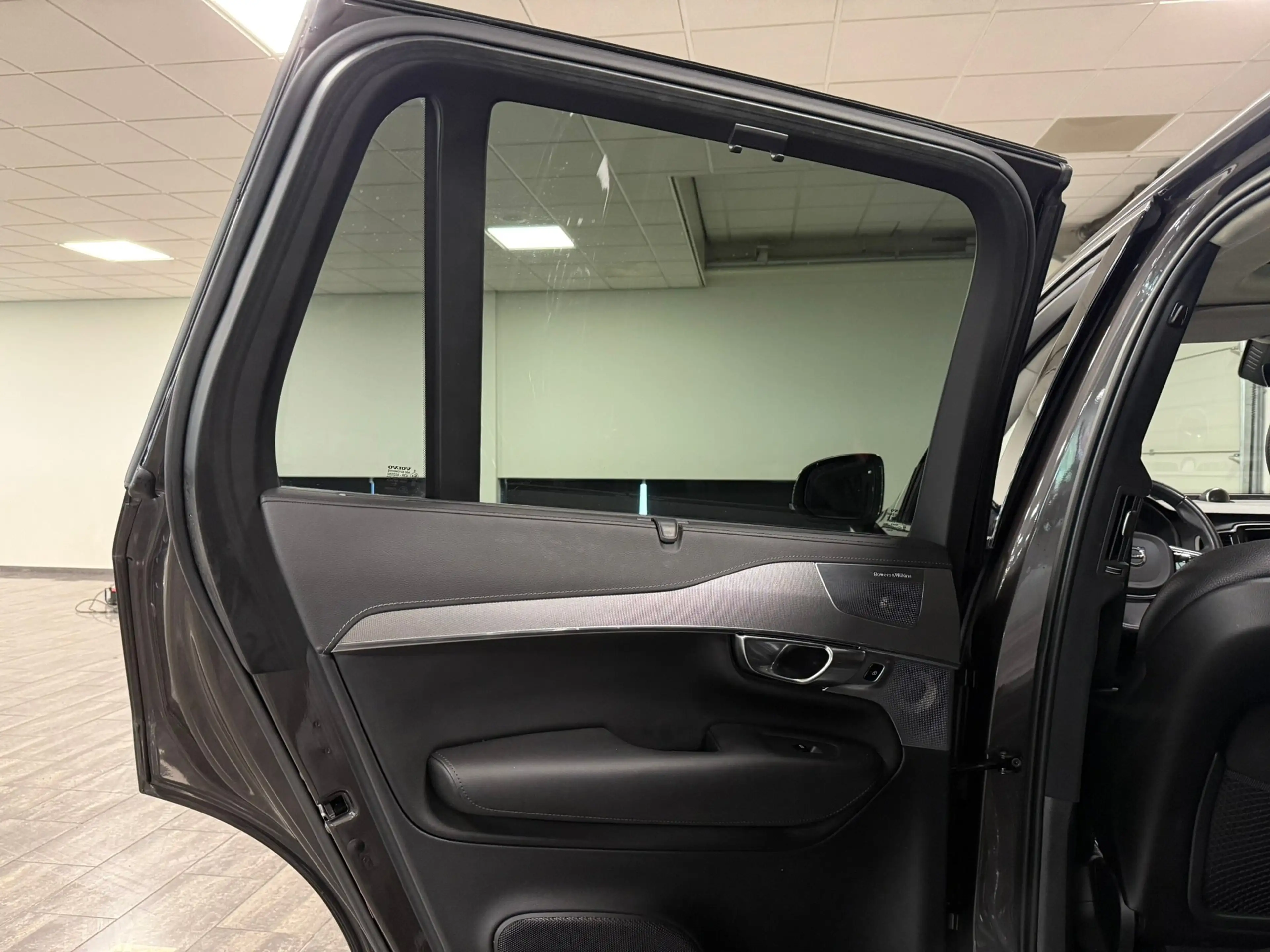 Volvo XC90 T8 AWD Recharge Ultra Ultimate Bright | Bowers & W — photo 15