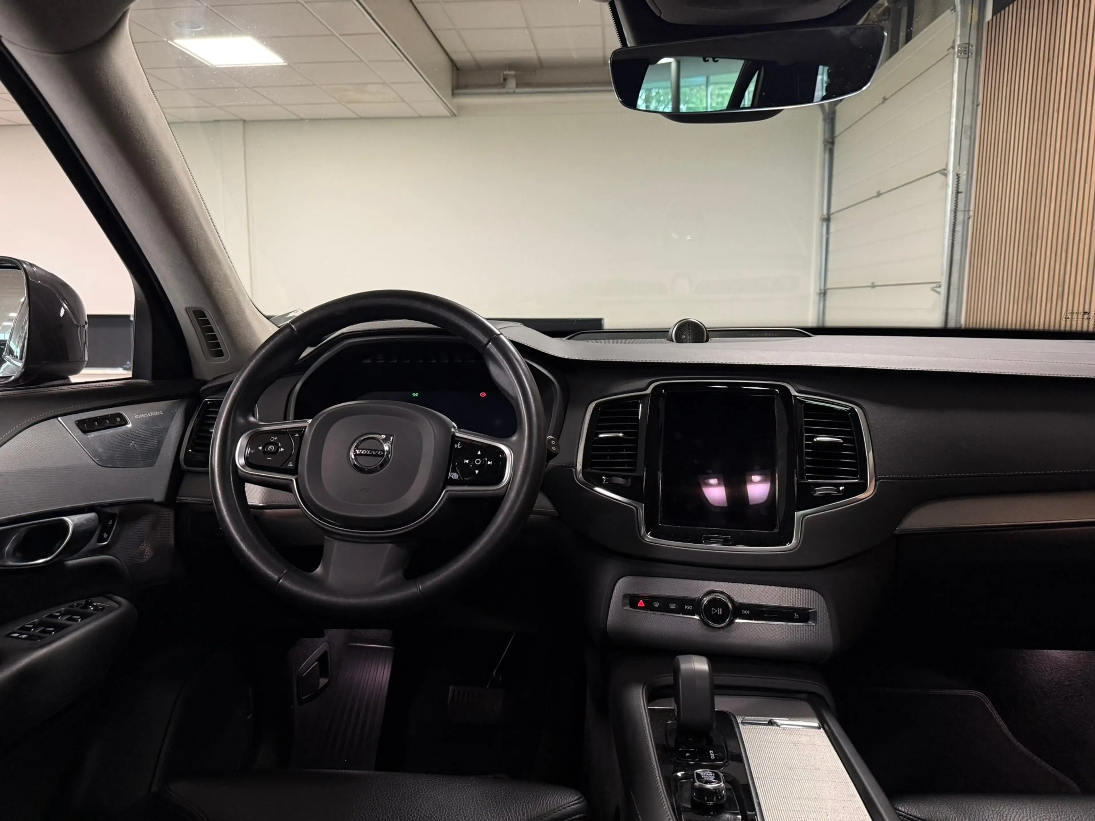 Volvo XC90 T8 AWD Recharge Ultra Ultimate Bright | Bowers & W — photo 18