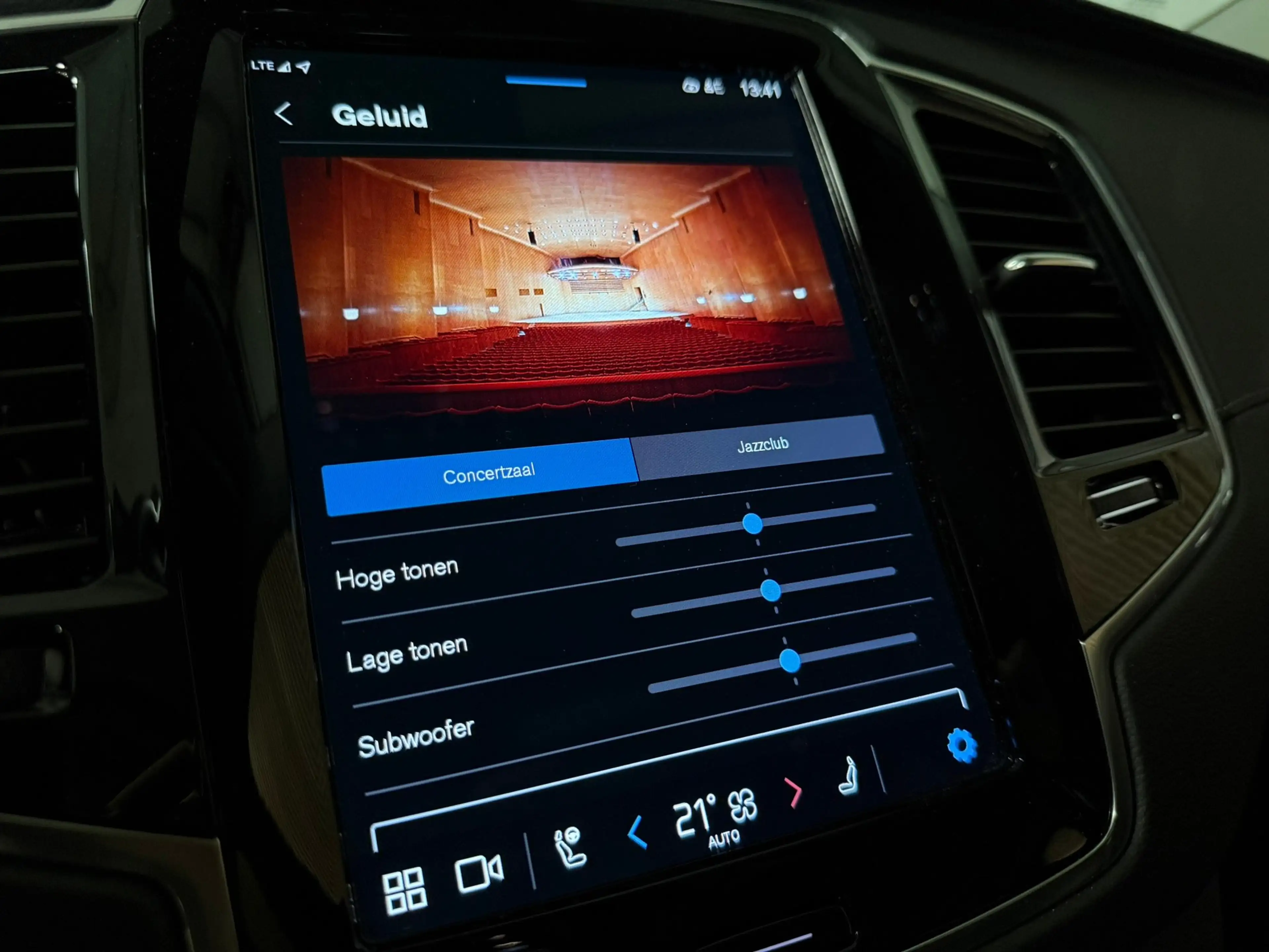 Volvo XC90 T8 AWD Recharge Ultra Ultimate Bright | Bowers & W — photo 34