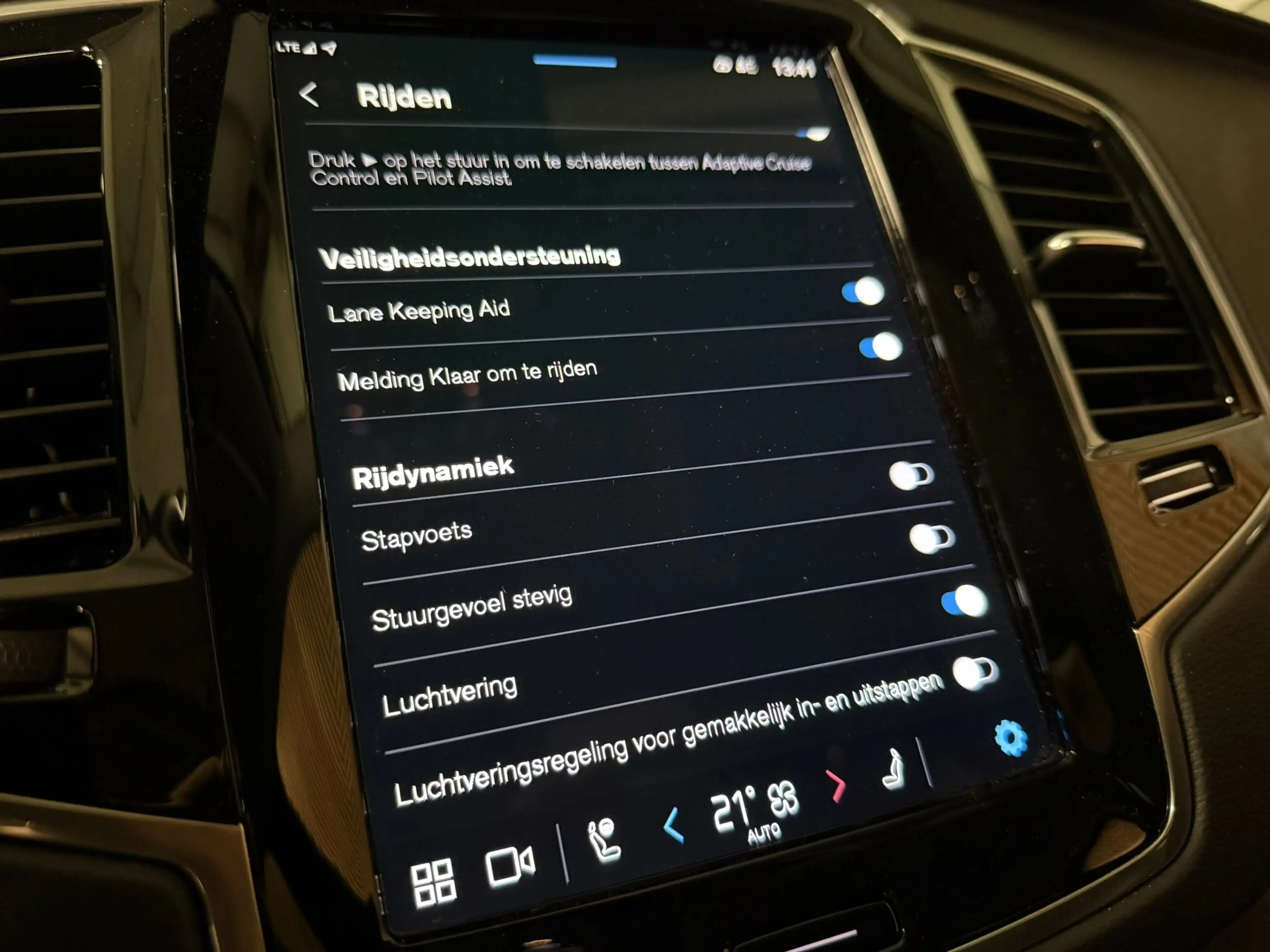 Volvo XC90 T8 AWD Recharge Ultra Ultimate Bright | Bowers & W — photo 33