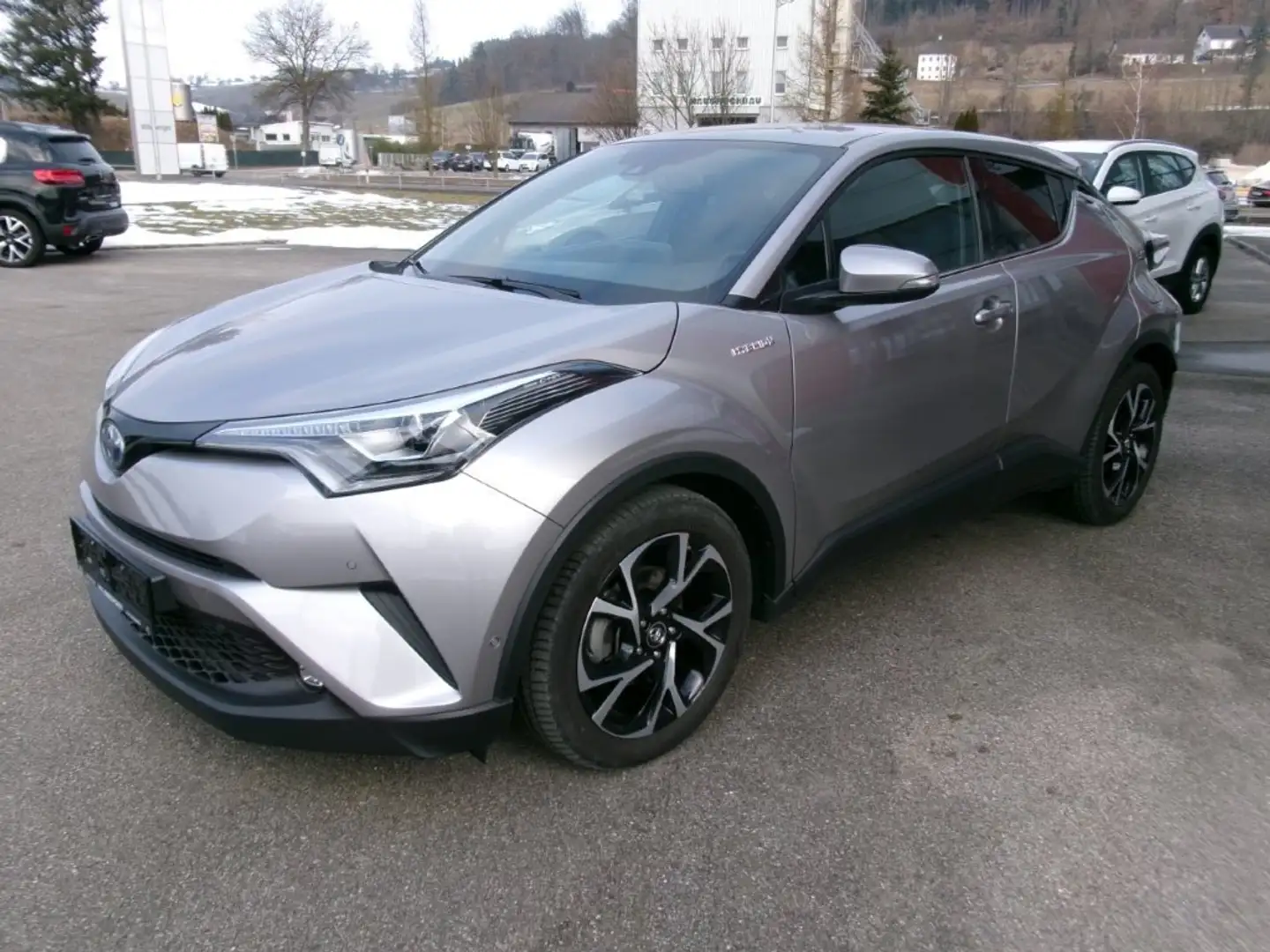 Toyota C-HR C-HR 1,8 Hybrid C-LUB Driver !! TOPGEBRAUCHTER !!! Silber - 1