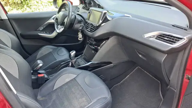 Peugeot 2008 view 10
