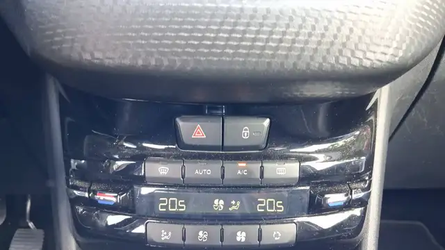 Peugeot 2008 view 13