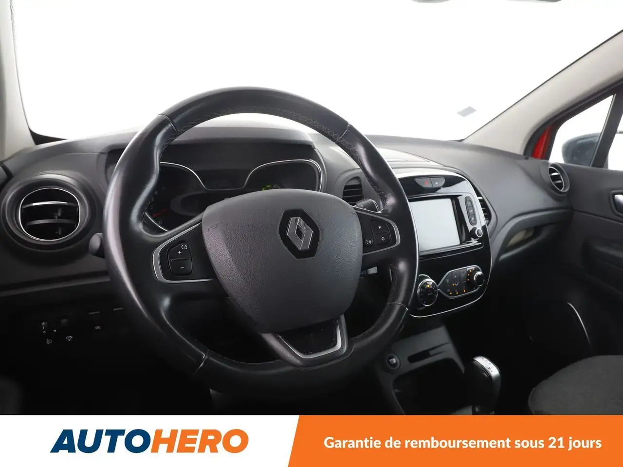 Renault Captur — photo 11