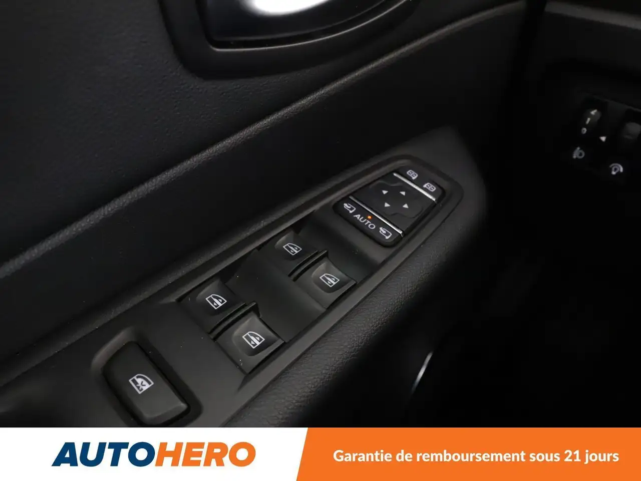Renault Captur — photo 32