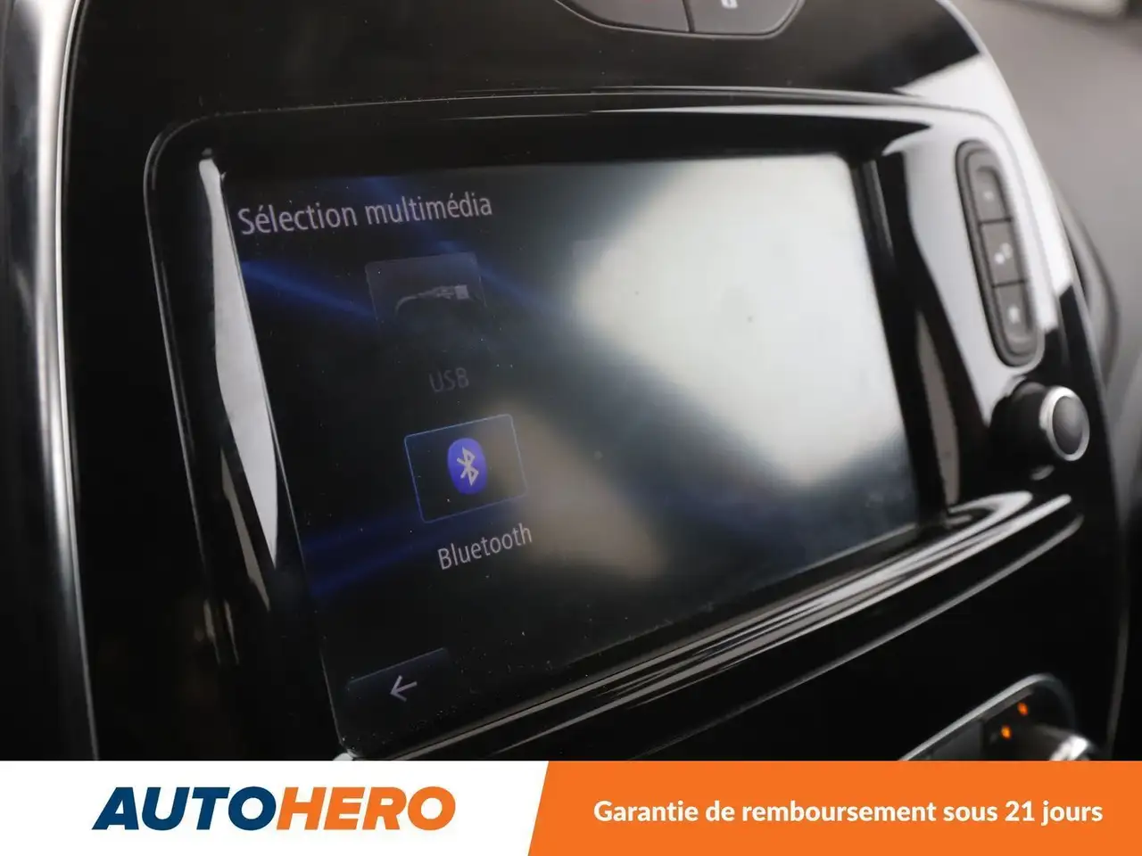 Renault Captur — photo 25