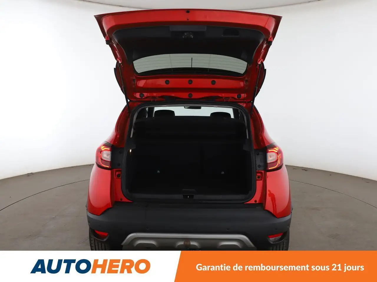 Renault Captur — photo 16