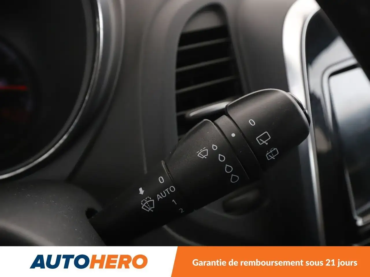 Renault Captur — photo 21