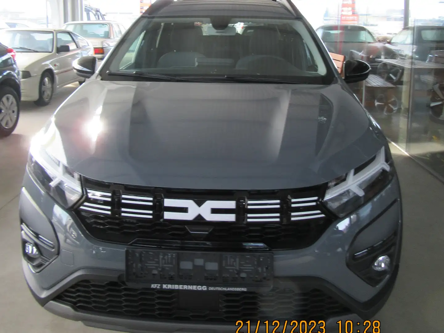 Dacia Jogger Extreme TCe 110 PF 5-Sitzer Grau - 1