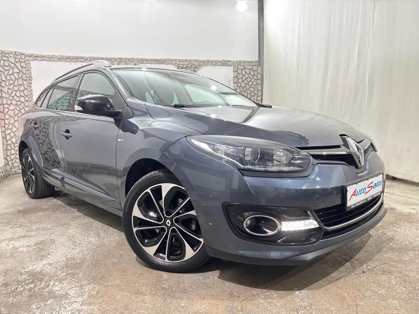 Renault Megane III Grand BOSE NAVI SCHECKHEFT EINPARHILF Grau - 1