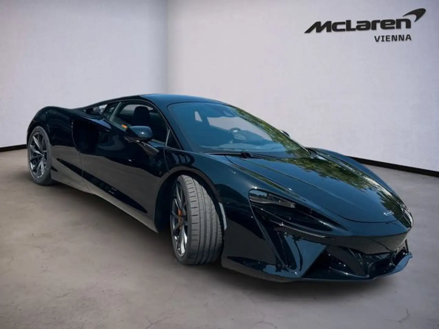 McLaren Artura Cosmos Black / B&W / Stealth Schwarz - 2