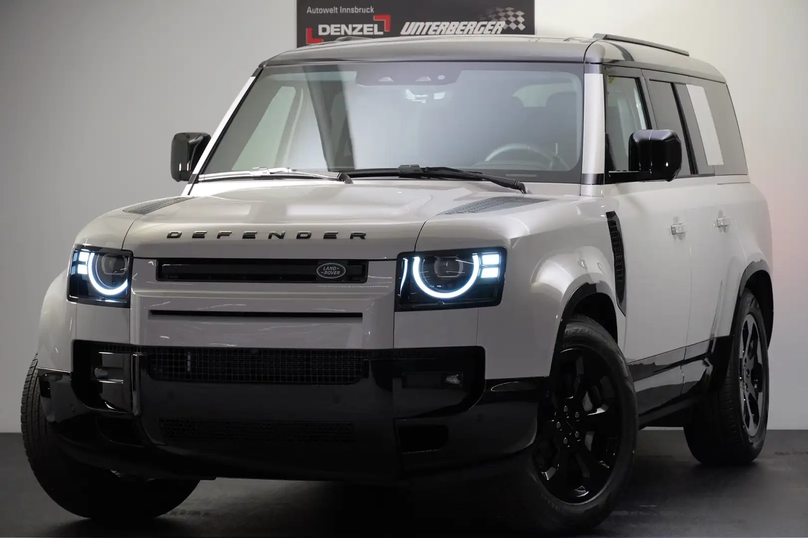 Land Rover Defender 130 3.0D X Dyn SE DAB AHK Grau - 1