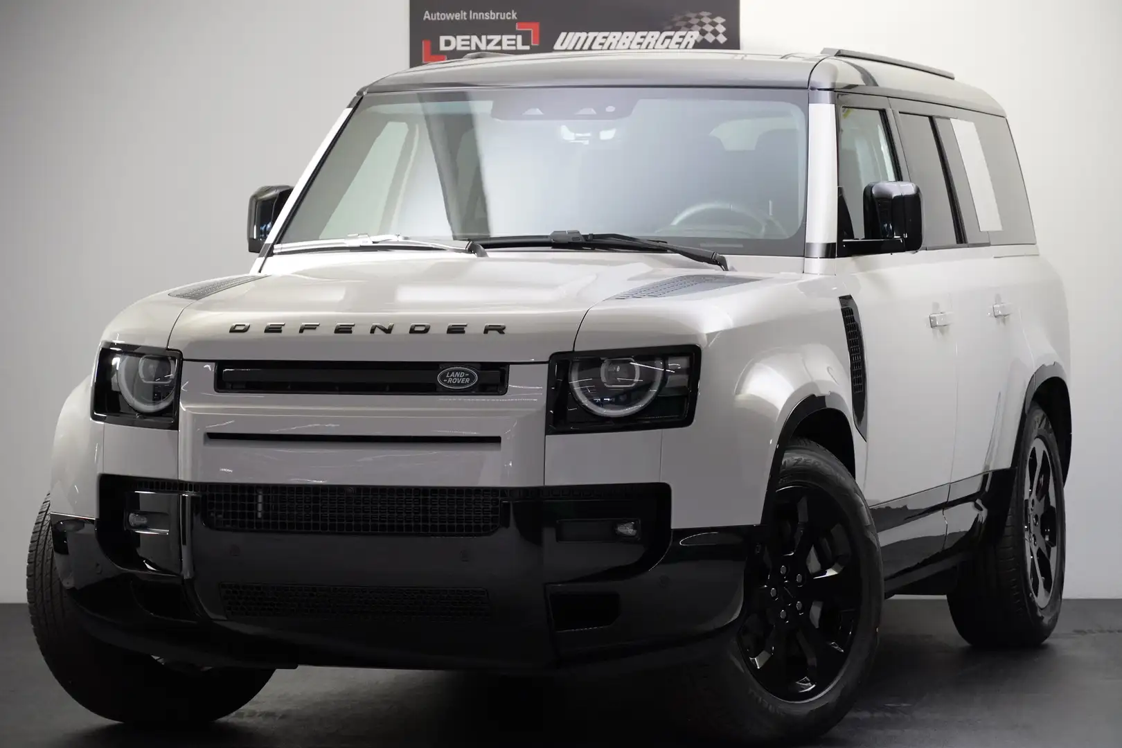 Land Rover Defender 130 3.0D X Dyn SE DAB AHK Grau - 2