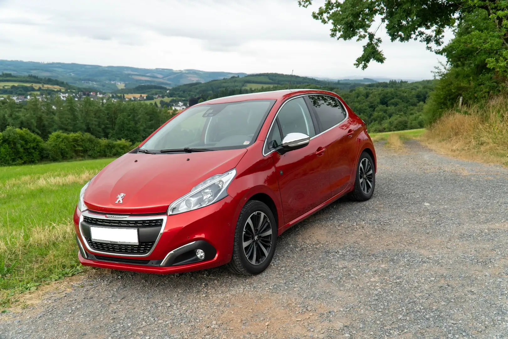 Peugeot 208 Tech Edition Rot - 2