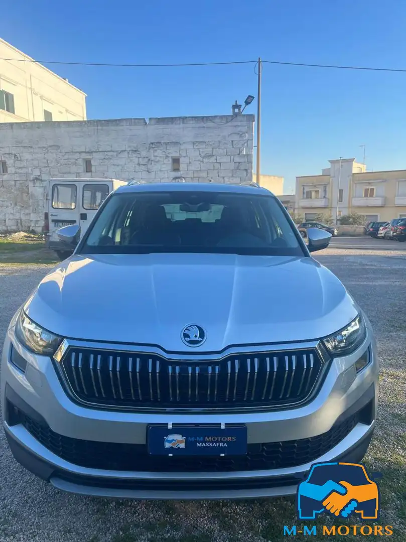 Skoda Kodiaq 2.0 TDI EVO SCR DSG Style Stříbrná - 2