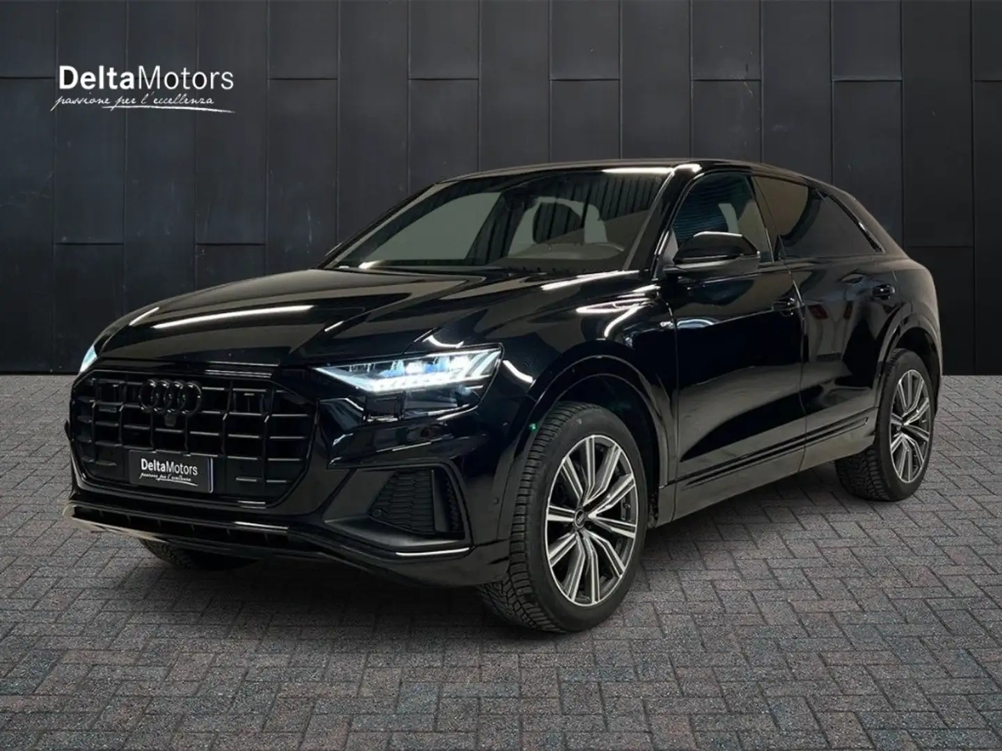 Audi Q8 I 2018 - Q8 50 3.0 tdi mhev Sport quattro tiptroni Zwart - 1