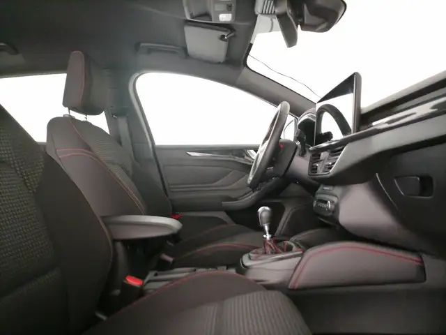Ford Focus view 6