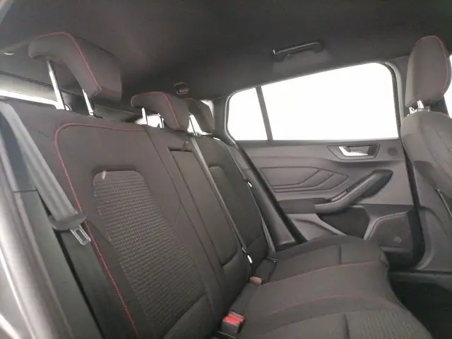 Ford Focus view 8