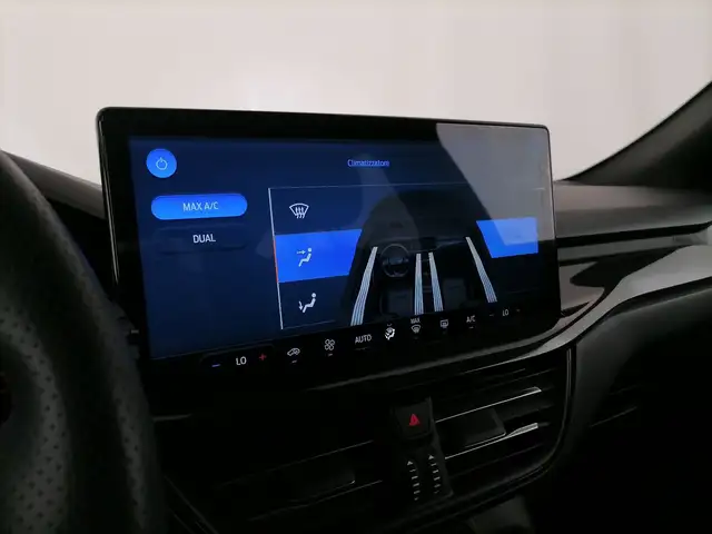 Ford Focus view 15