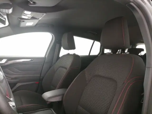 Ford Focus view 12