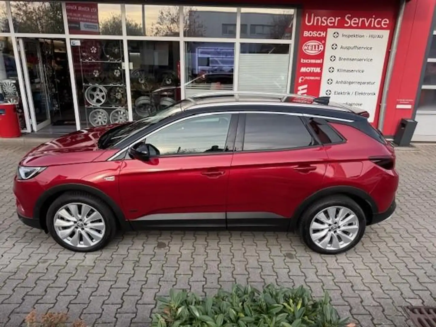 Opel Grandland Business Innovation Plug-in-Hybrid 4 Rot - 2
