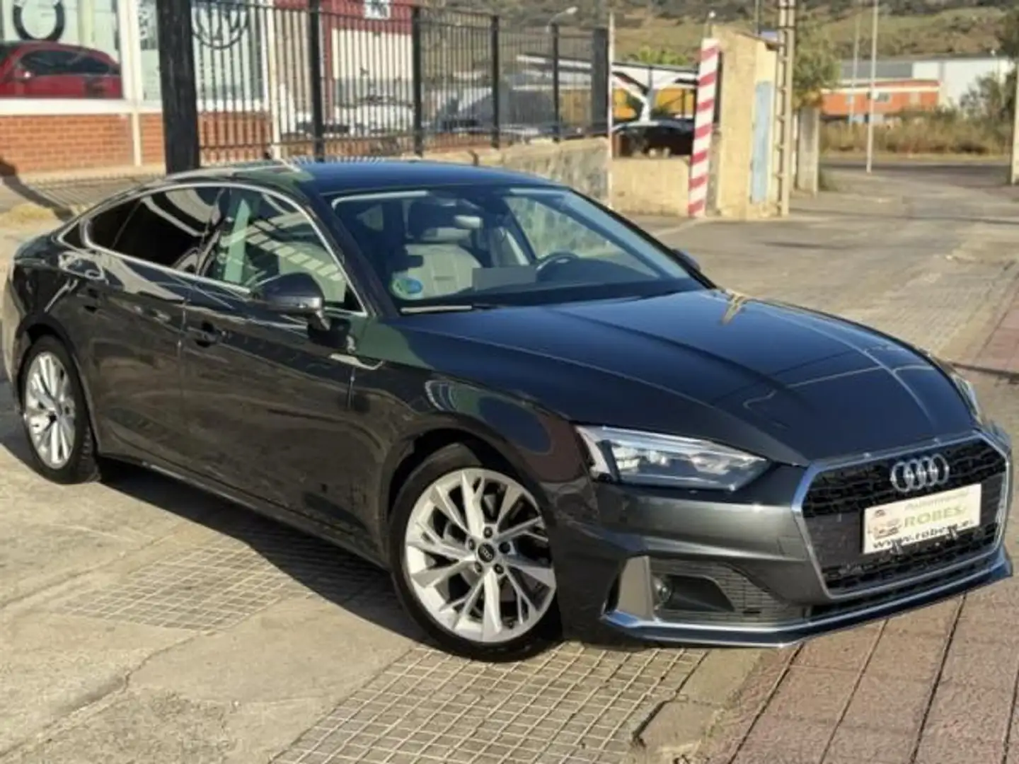 Audi A5 Sportback  SPB 2.0 TDI 163 CV ultra Ambiente Grau - 1