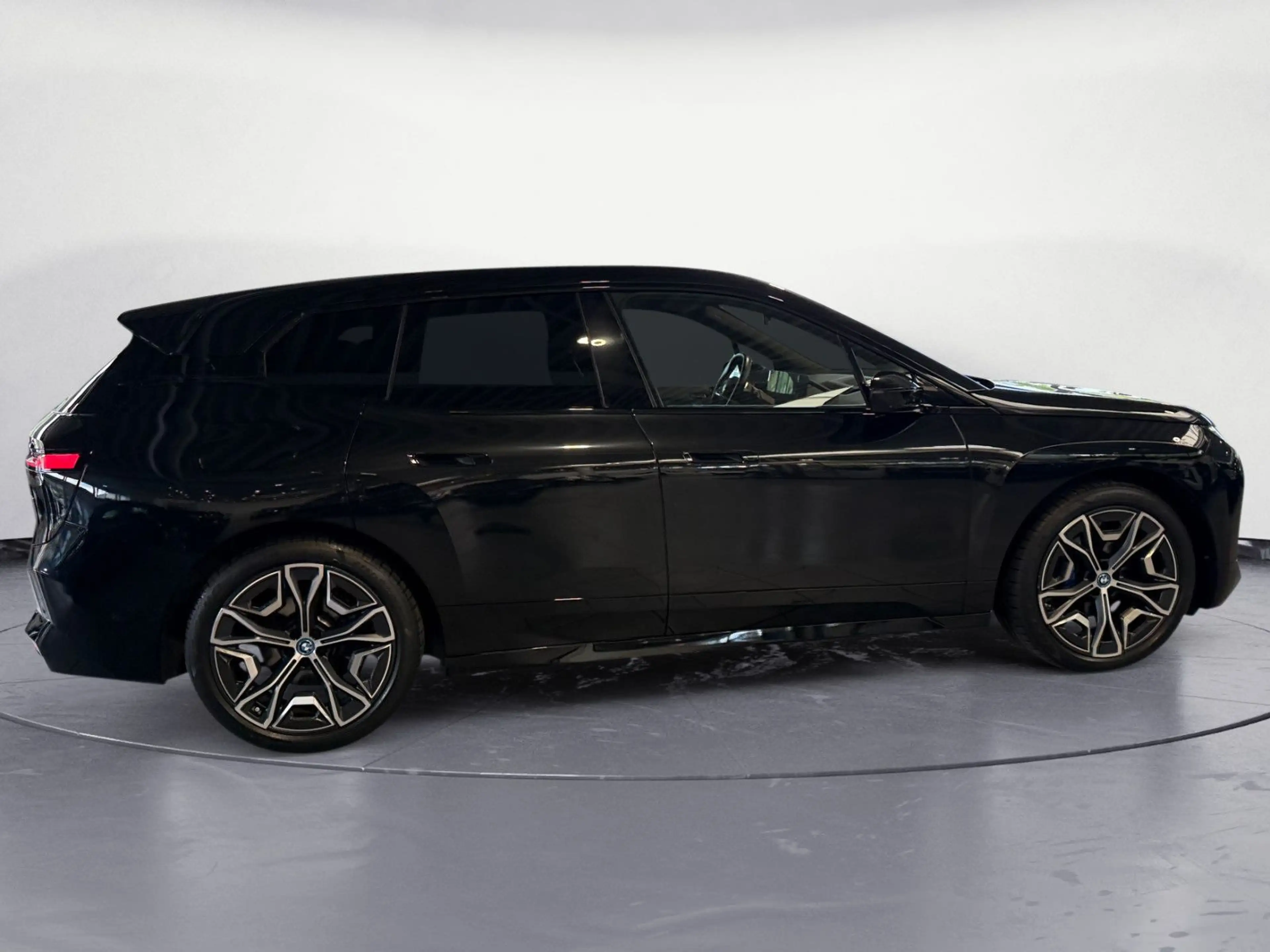 BMW iX xDrive40 Edition Sport Pano AHK Soft-Close 22 — photo 7