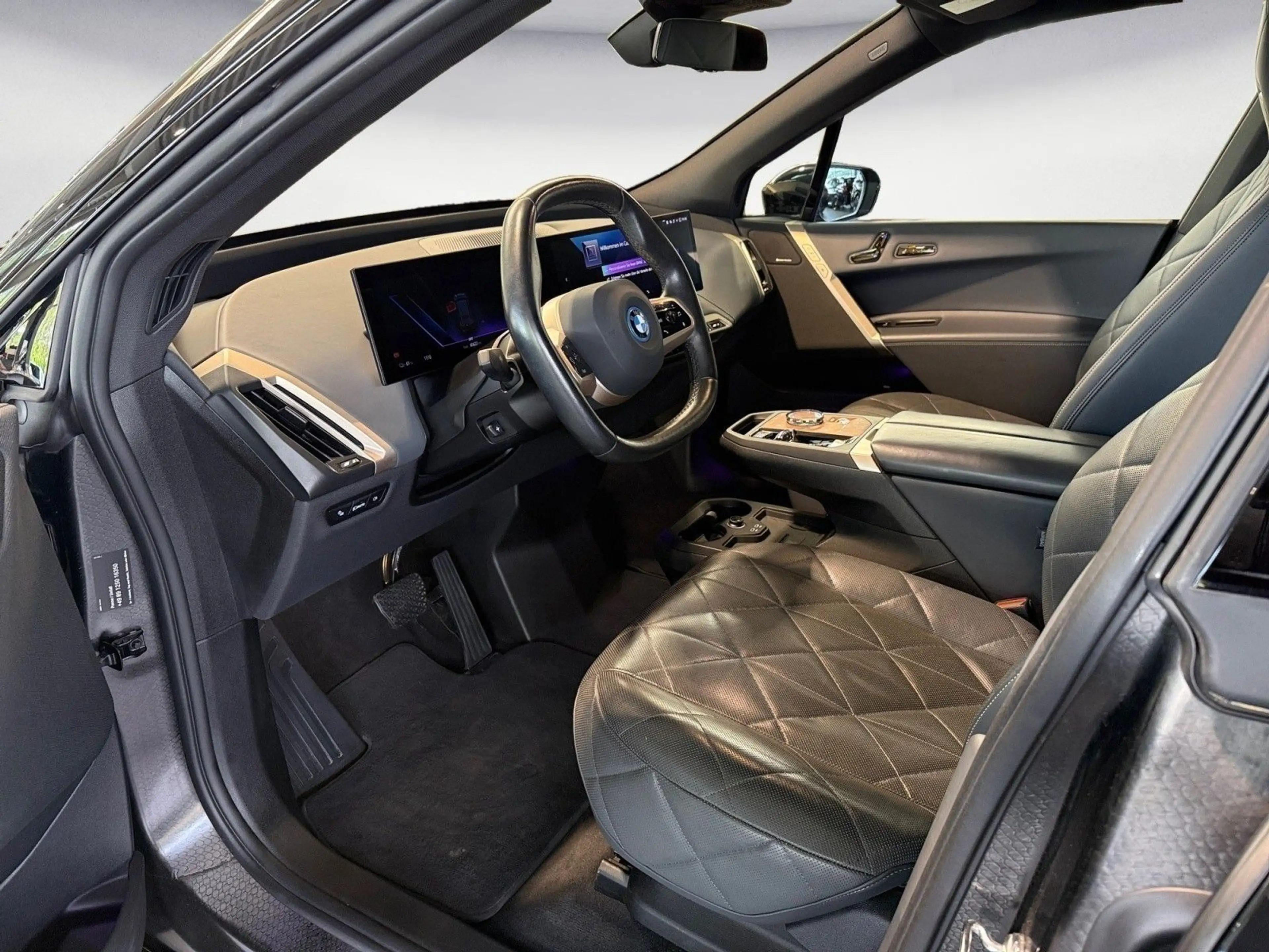 BMW iX xDrive40 Edition Sport Pano AHK Soft-Close 22 — photo 9