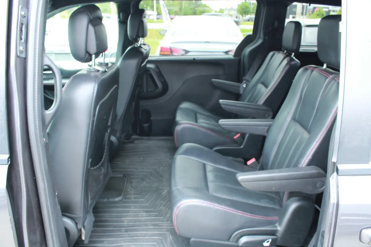 Dodge Grand Caravan photo Dodge Grand Caravan