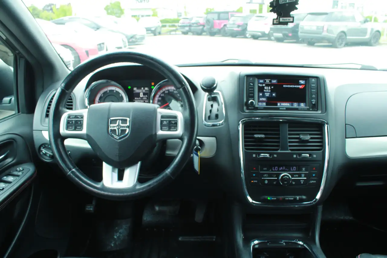 Dodge Grand Caravan photo Dodge Grand Caravan