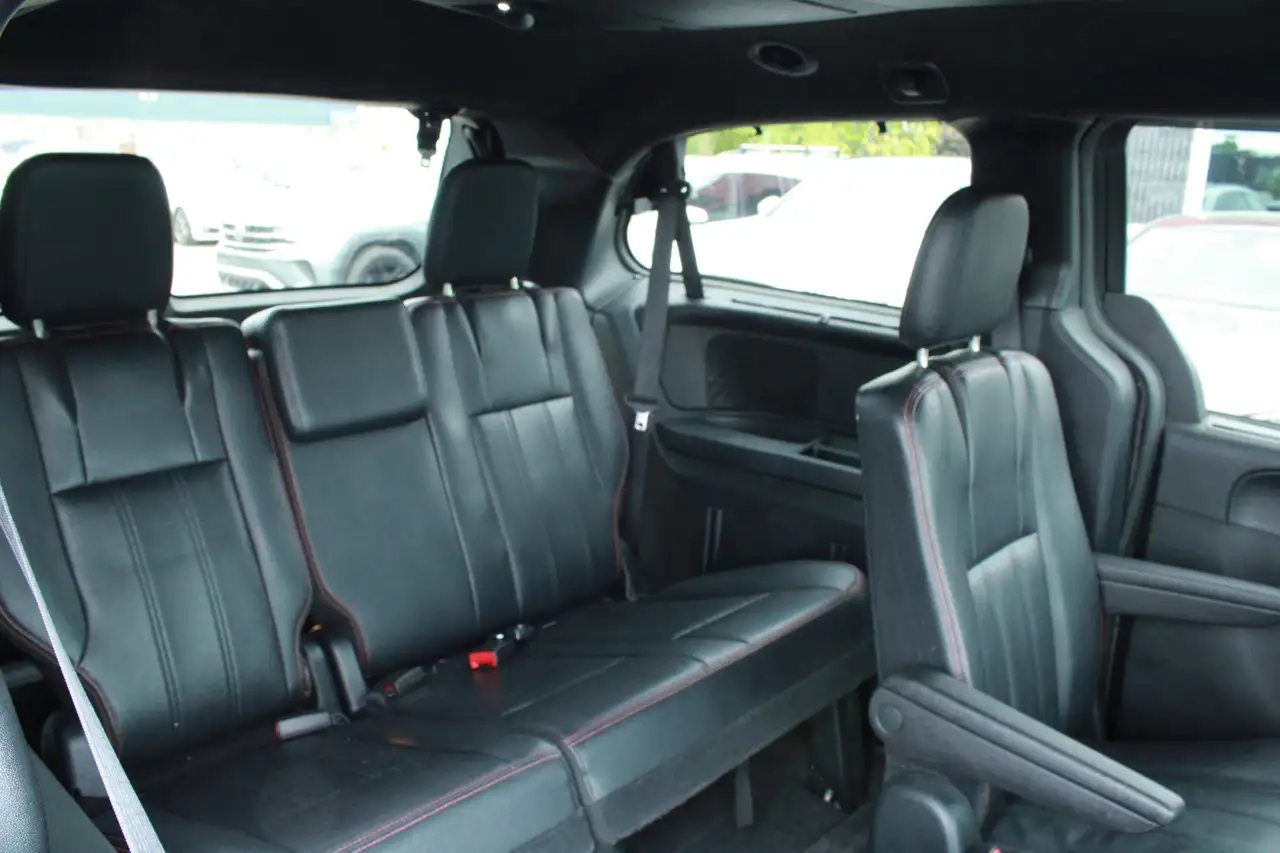 Dodge Grand Caravan photo Dodge Grand Caravan