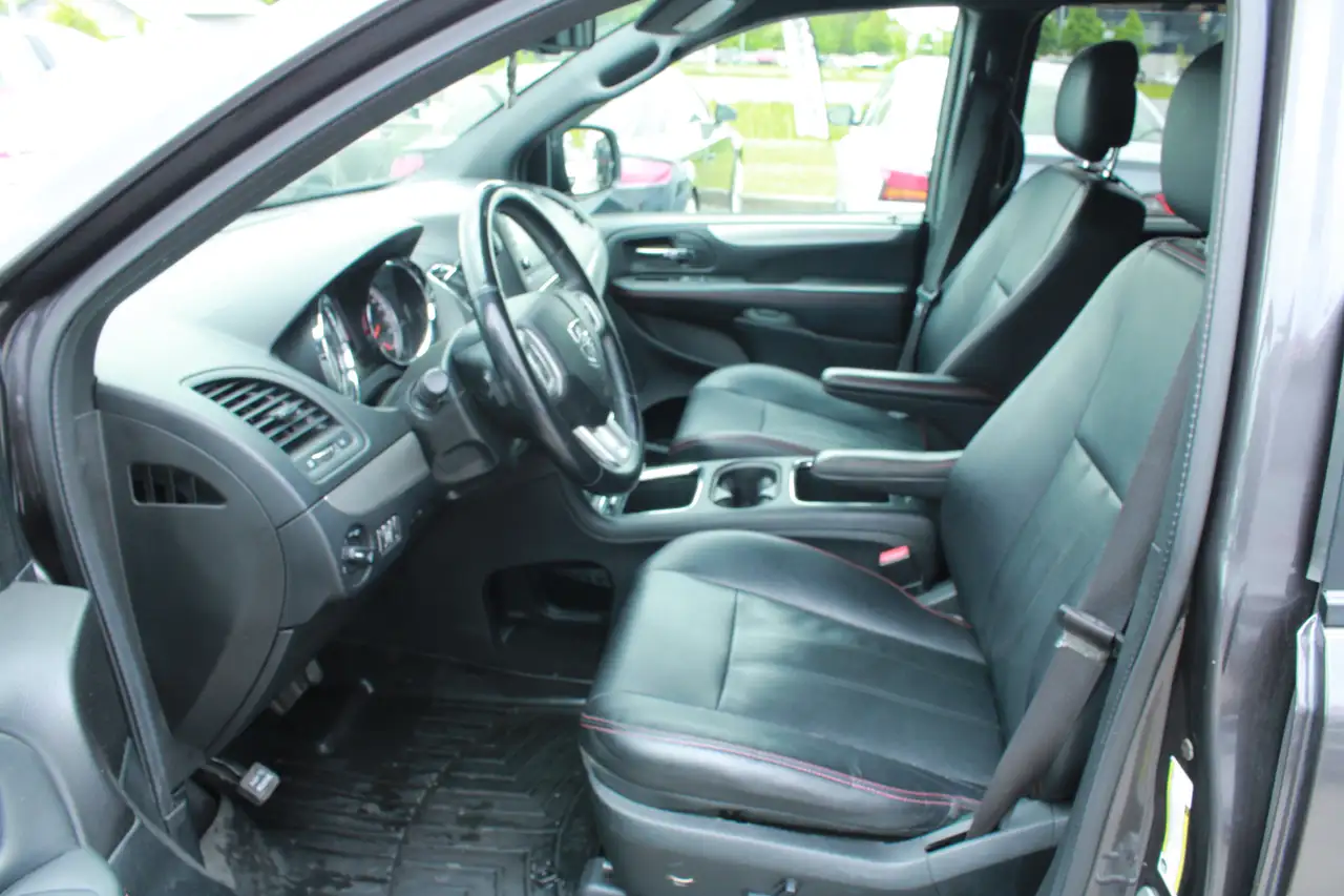 Dodge Grand Caravan photo Dodge Grand Caravan