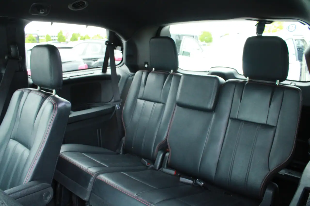 Dodge Grand Caravan photo Dodge Grand Caravan