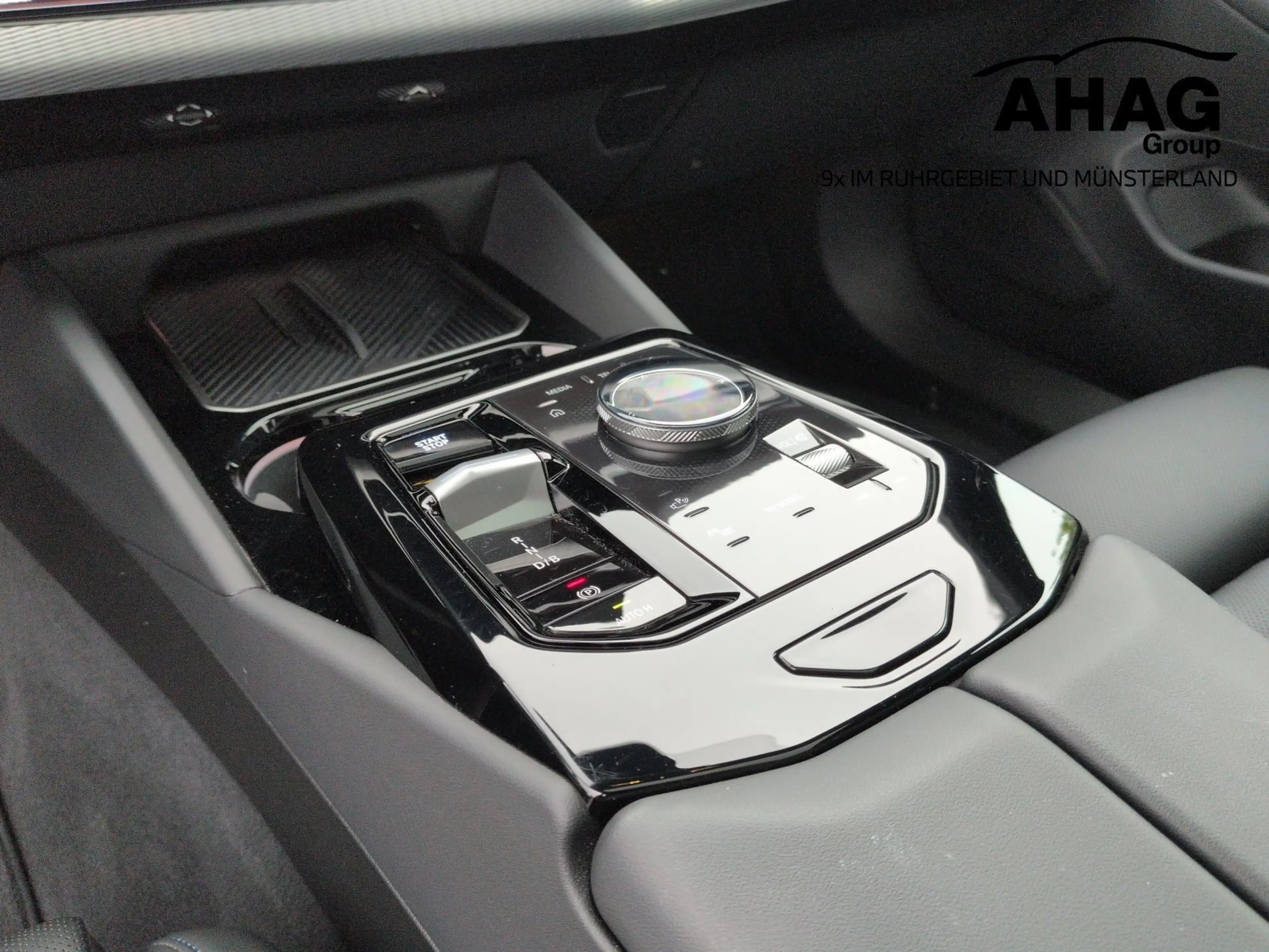 BMW i5 eDrive40 Limousine — photo 10