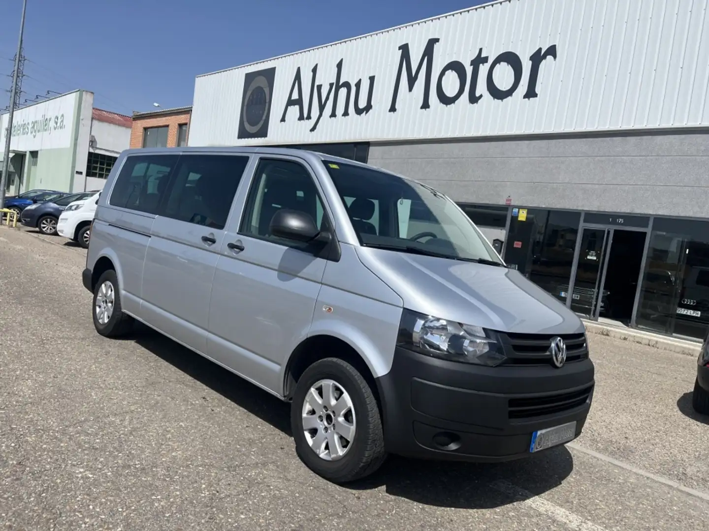 Volkswagen T5 Caravelle 2.0TDI BMT Comfortline Ed.L 114 Gris - 1