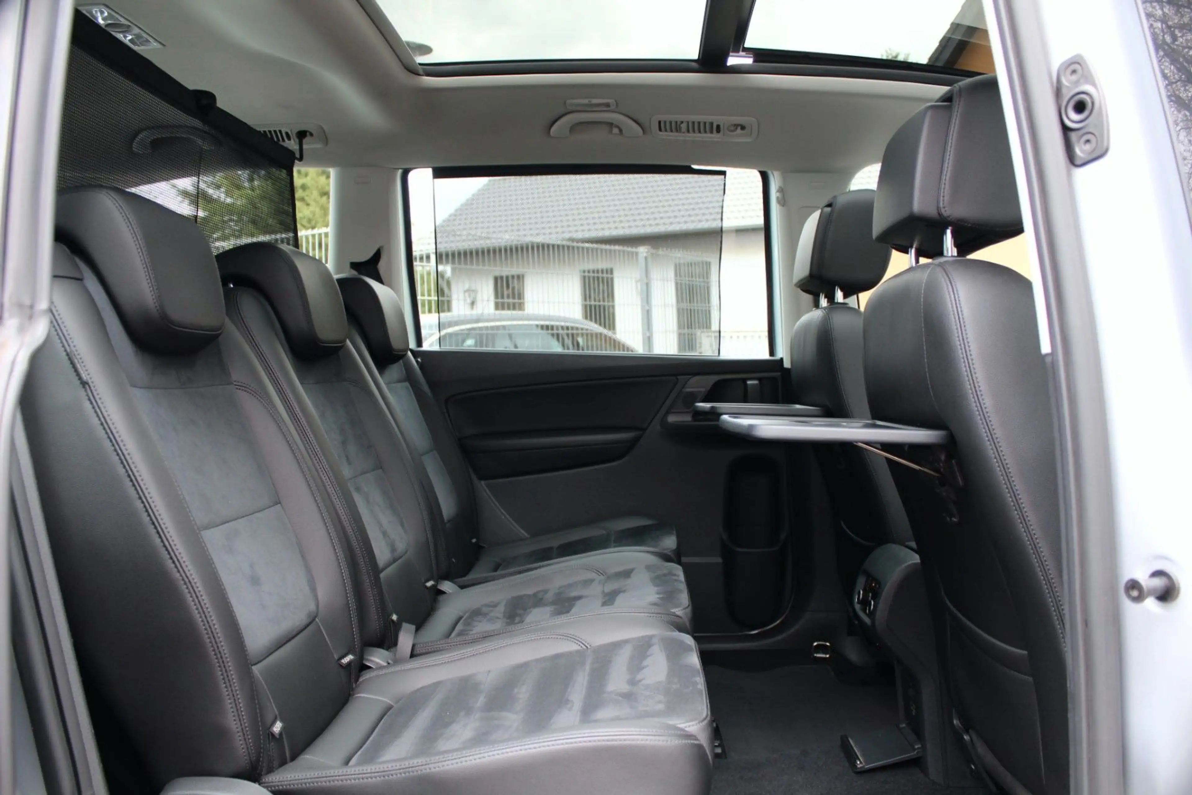 Volkswagen Sharan 4x4 HIGHLINE 1.Hand! 7-SITZE ACC KAM PANO — photo 9