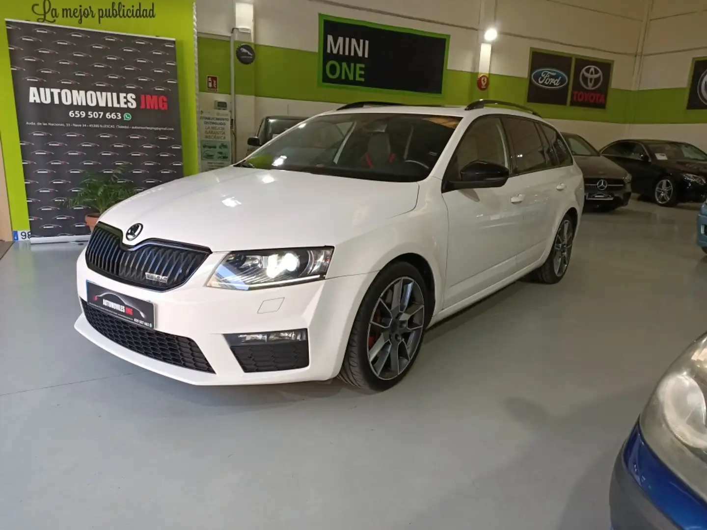 Skoda Octavia 2.0 TSI RS 220 Blanc - 1