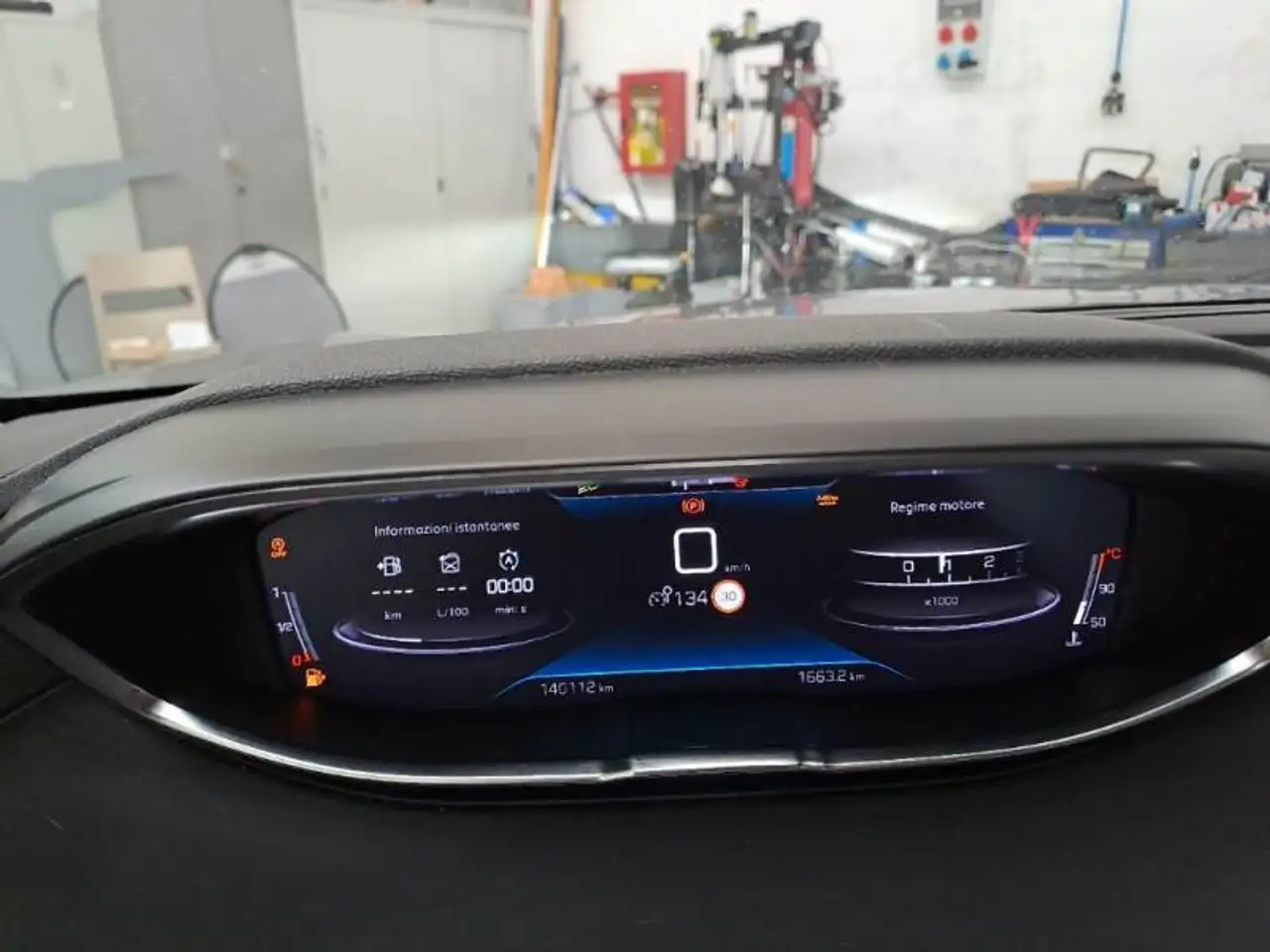 Peugeot 5008 BLUEHDI 130 ACTIVE BUSINESS EAT8 S/S AUT SUV, миниатюра 8