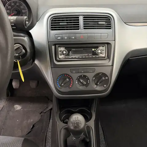 Fiat Grande Punto view 9