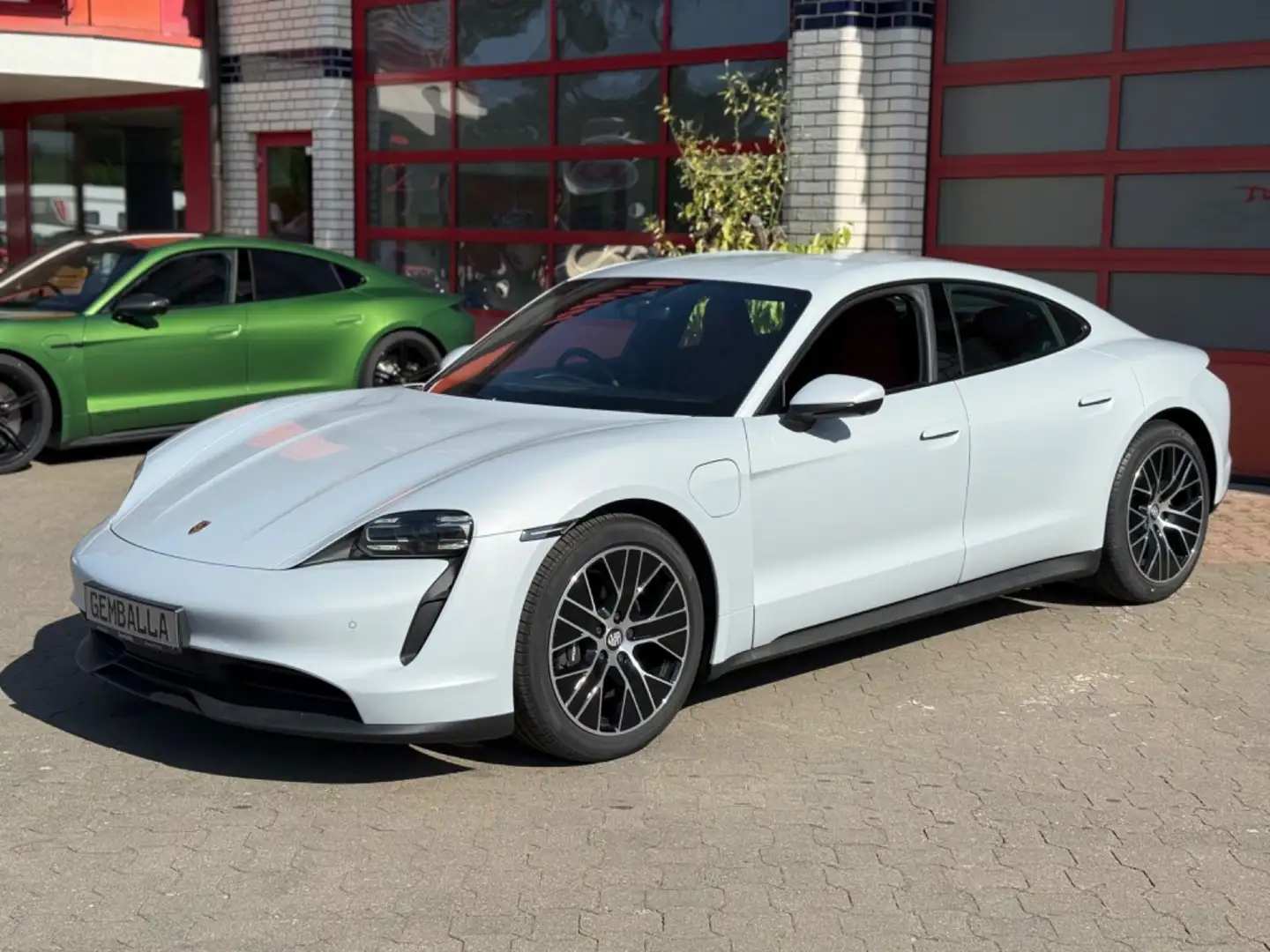 Porsche Taycan TAYCAN RHD RECHTSLENKER, MY 2022 Grau - 1