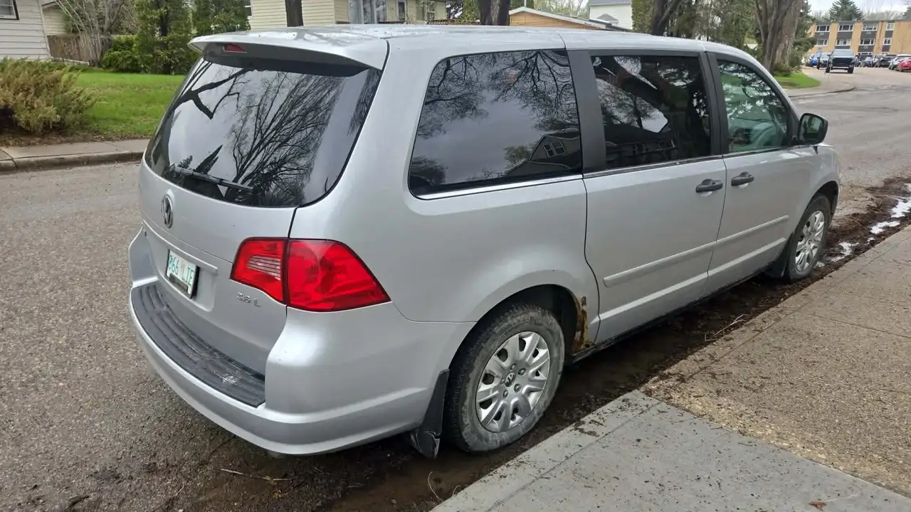 Volkswagen Routan снимка Volkswagen Routan