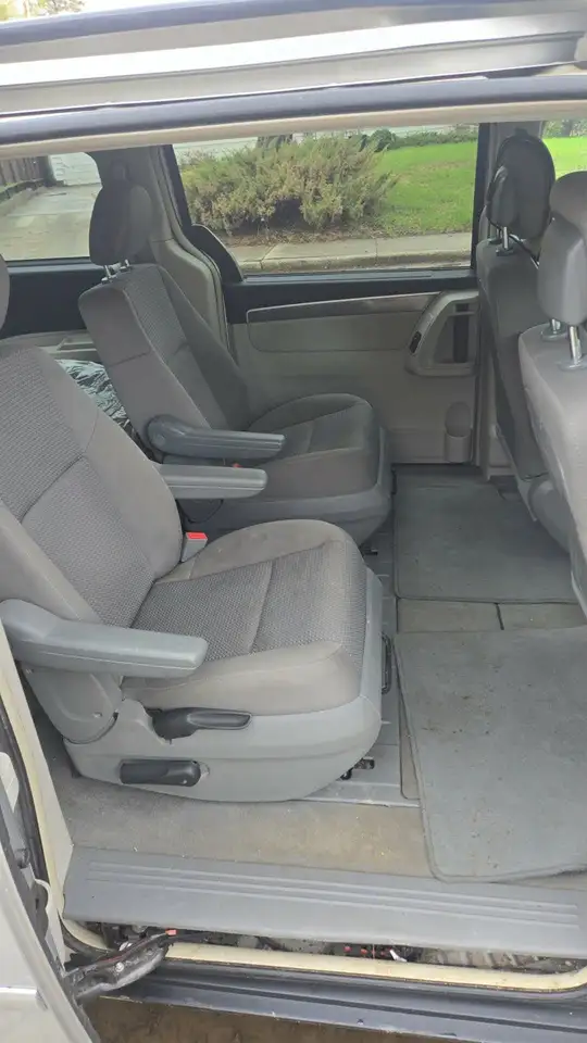 Volkswagen Routan снимка Volkswagen Routan