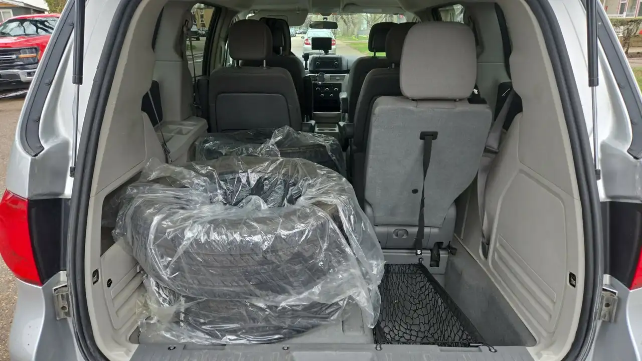 Volkswagen Routan снимка Volkswagen Routan