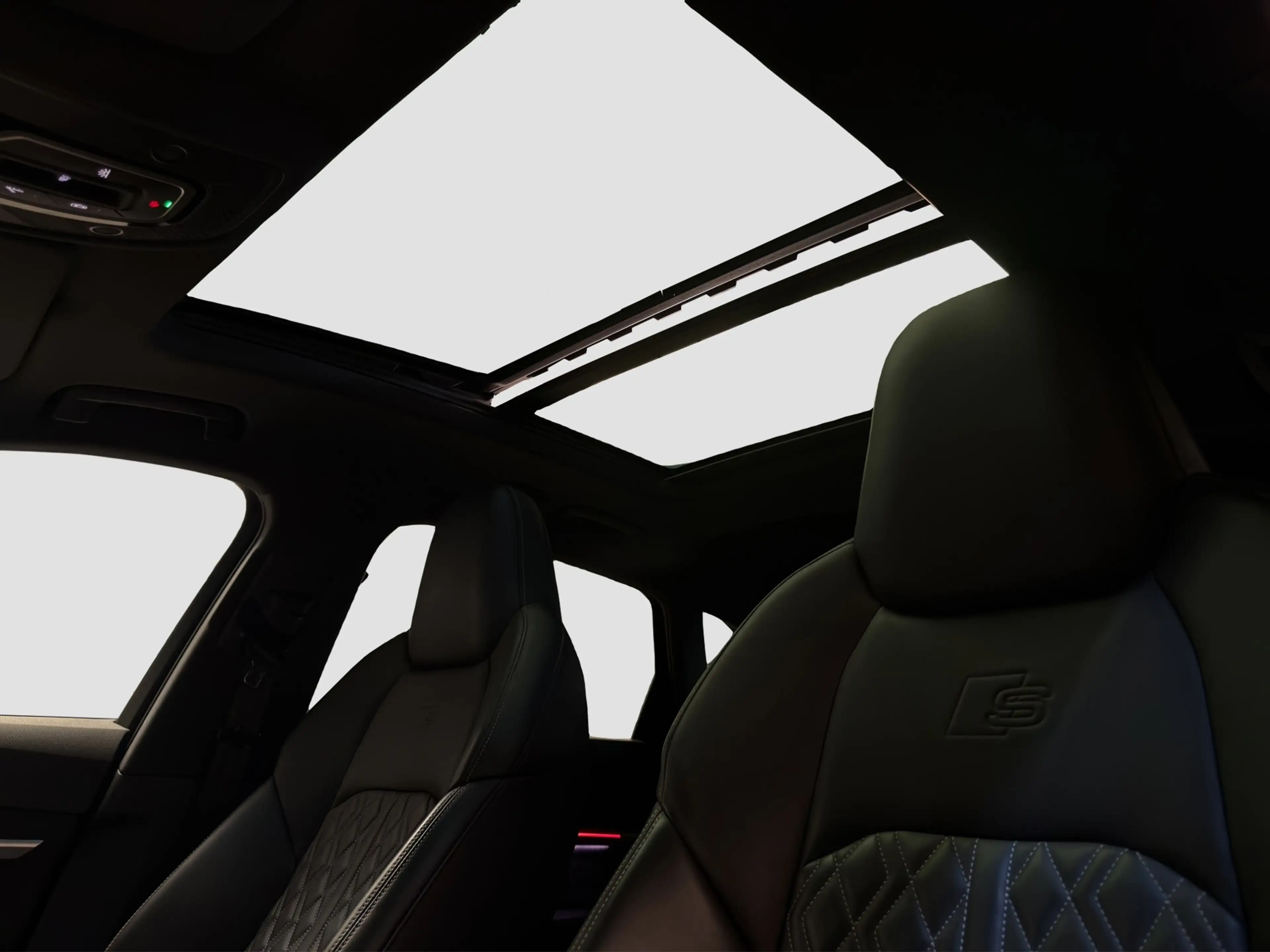 Audi Q8 e-tron 55 quattro S Comp 115 kWh|Pano|B&O|RS Stoelen|360| — photo 9