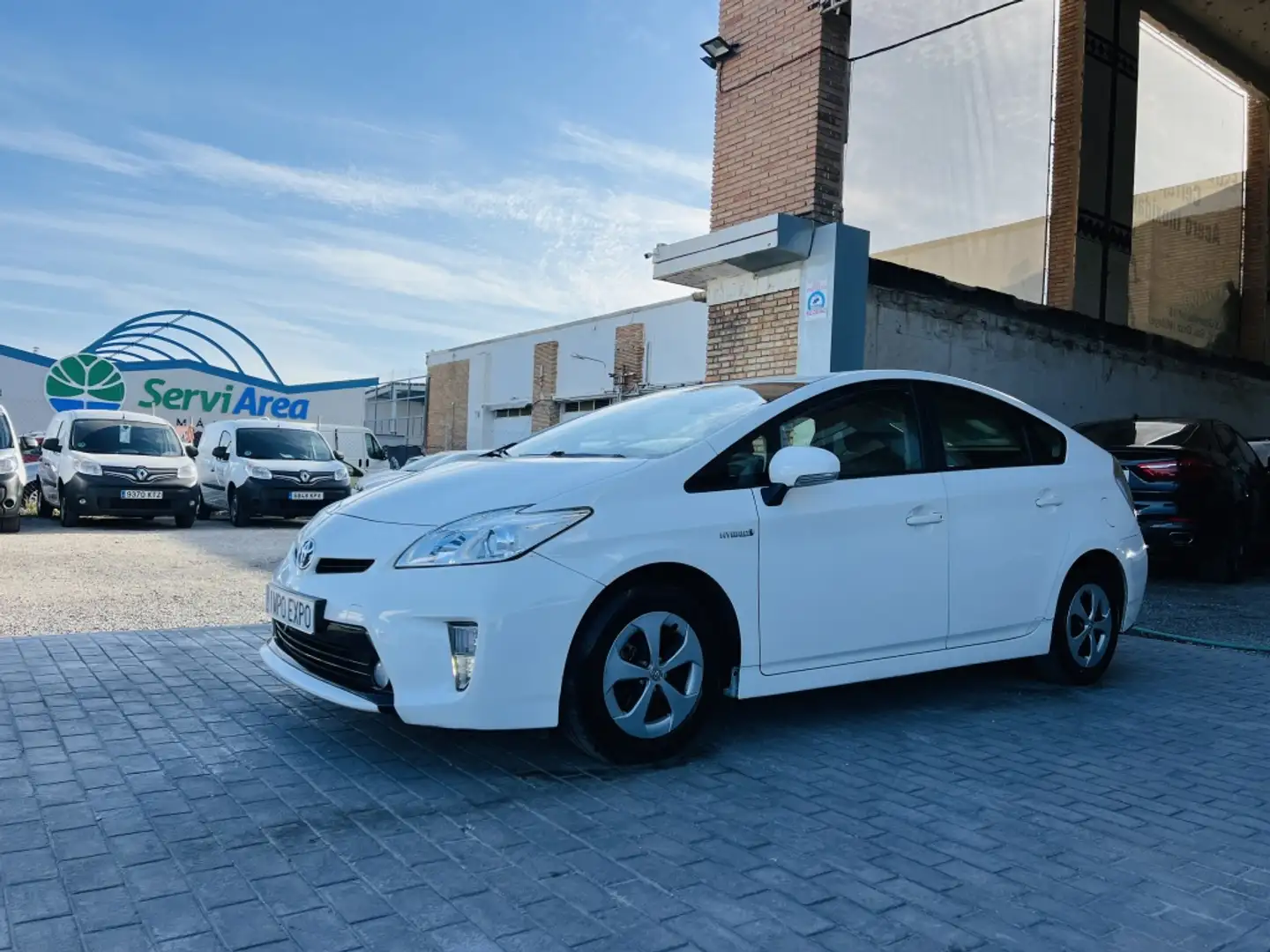 Toyota Prius 1.8 HSD Advance Beyaz - 1