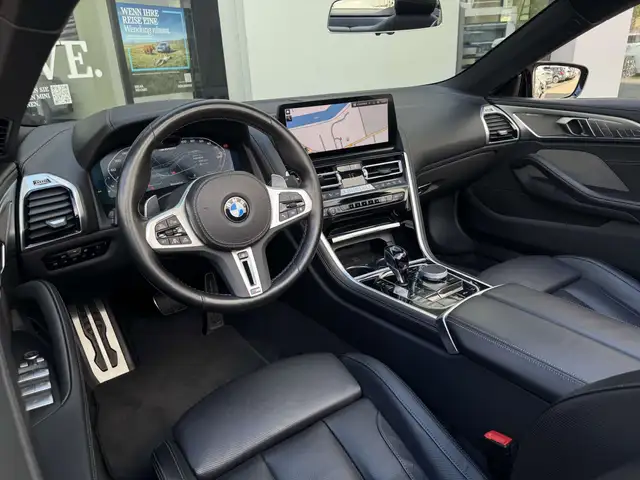 BMW 8 Series view 9