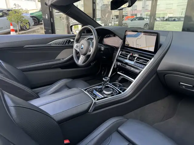 BMW 8 Series view 7