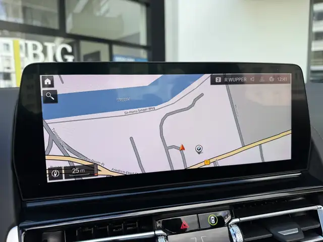 BMW 8 Series view 13
